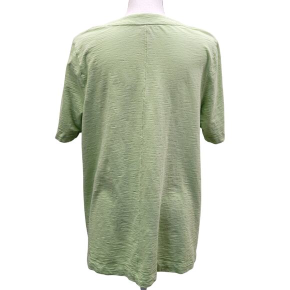 Chico's T-Shirt Women's 2, Large Green Bumble Bee V-Neck Short Sleeve High Low - Picture 2 of 8